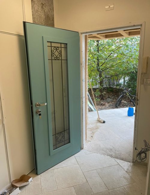 התקנת דלתות